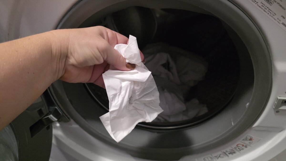 papierová vreckovka v práčke