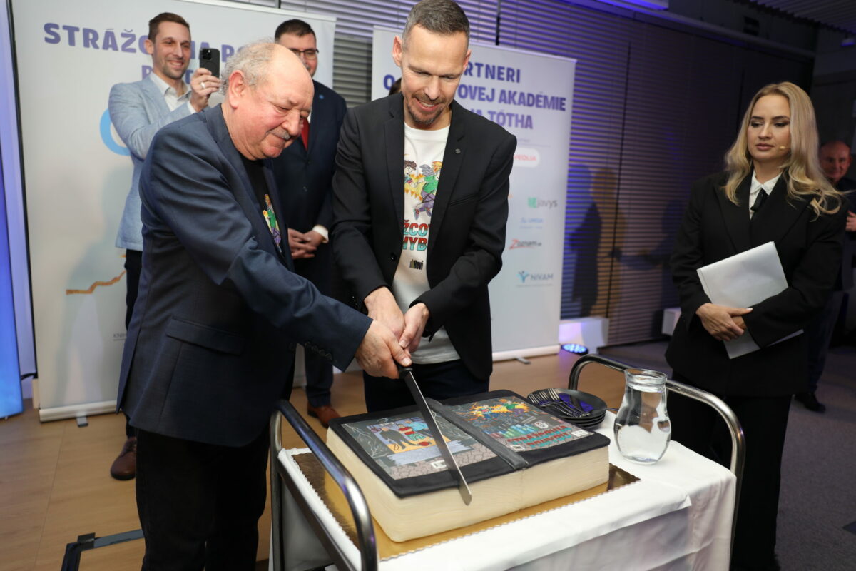 2025_h_r_n_c_r_i_k_o_v_a_foto_krst_knihy 9.jpg