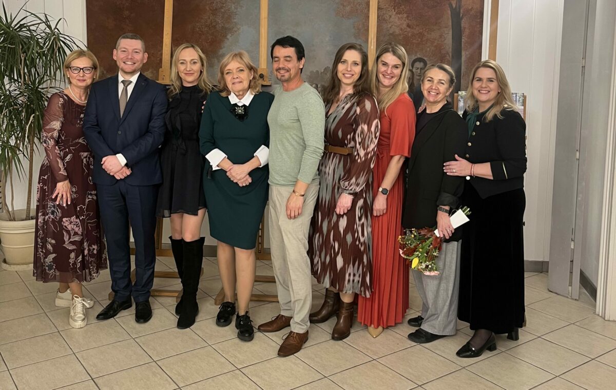 3 skupinova foto.jpeg