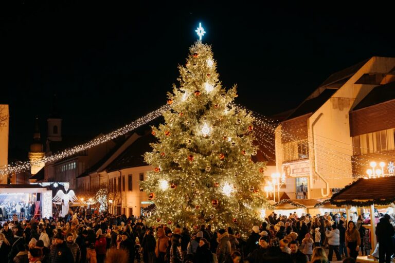 Trnava, vianočný stromček, adventné trhy