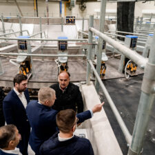 VLÁDA: Otvorenie farmy v Horných Obdokovciach