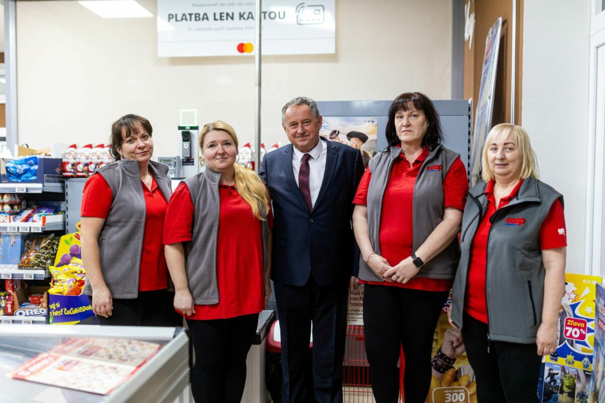 Cj 24_7 v presove_stefan bujnak a personal predajne.jpg
