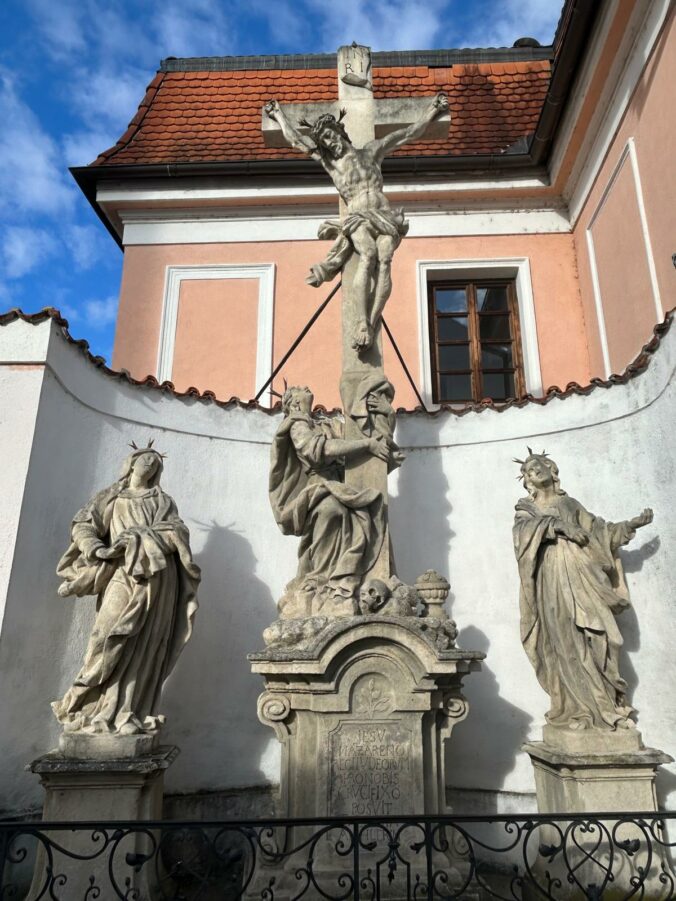 Kalvárie z roku 1741 na Piaristickom námestí.