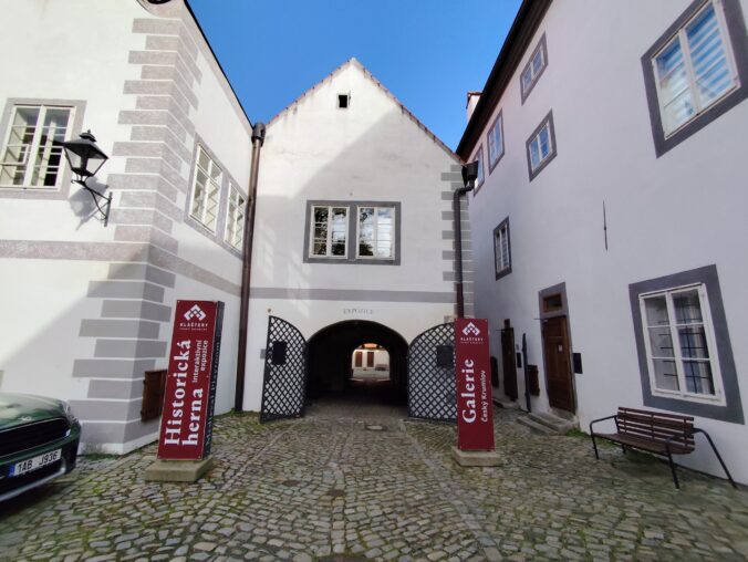 Výstava Picasso Life umožňuje nahliadnuť do života geniálneho maliara a vďaka nej môžete zažiť Picassa inak – osobnejšie, hlbšie, intenzívnejšie. 