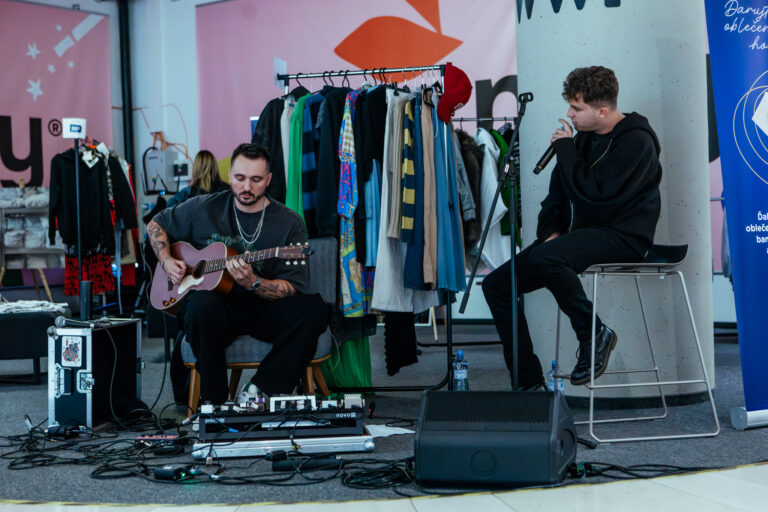 Vystajluj sa (v) dobrom: Známe osobnosti spojili sily pre rodiny v núdzi