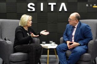 Okno do sveta Magda Vášáryová, Miroslav Wlachovský