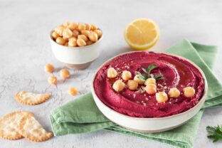 hummus z červenej repy