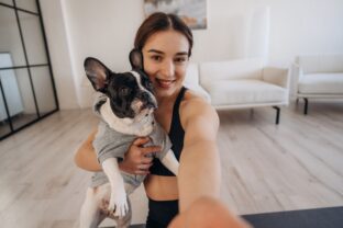 psa hladkáte po hlave