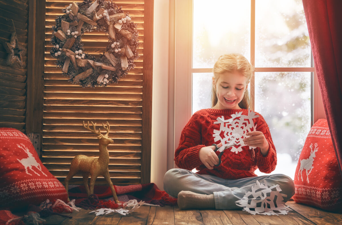 výroba papierových vločiek