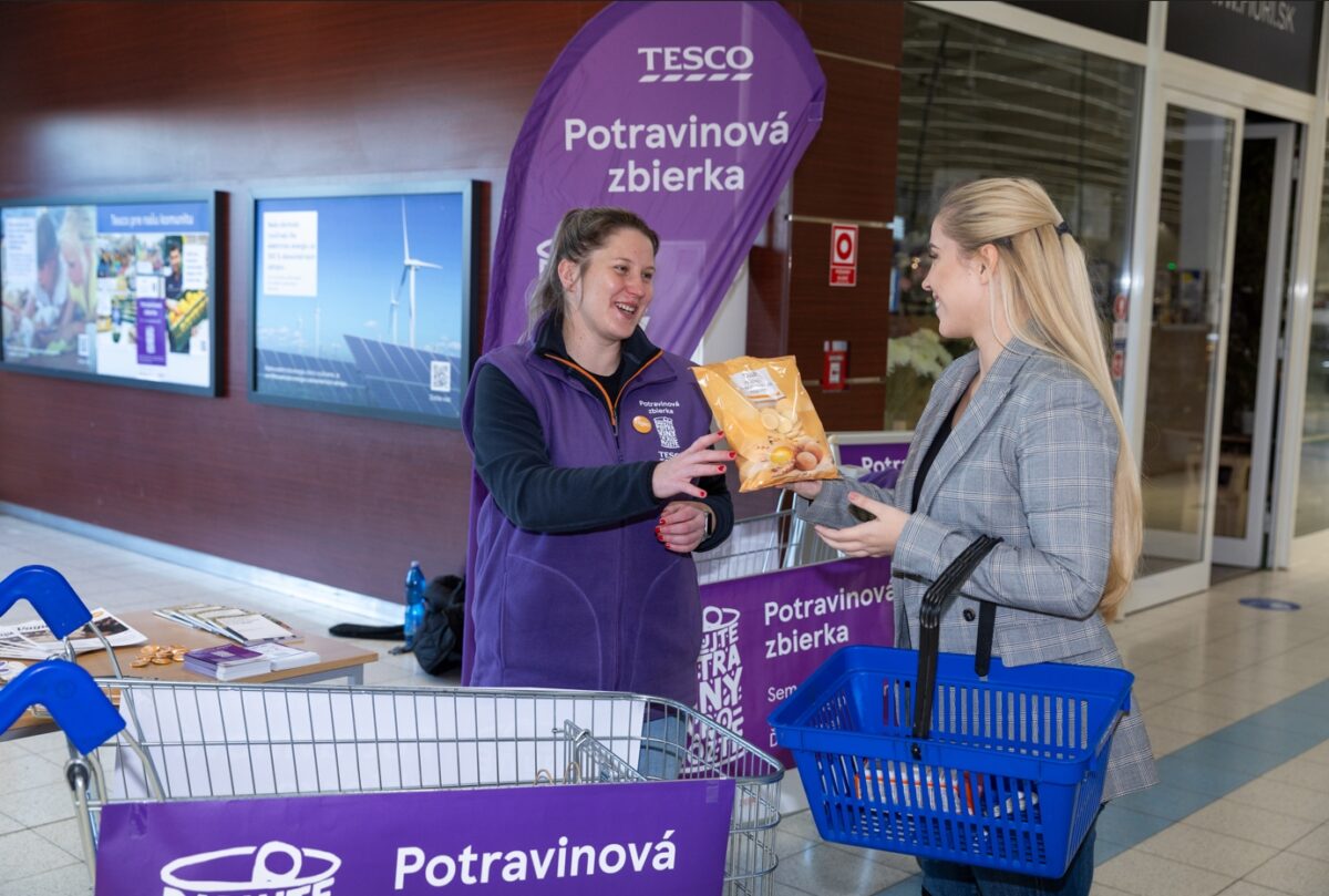 Tesco potravinova zbierka 2 .jpg