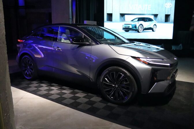 Toyota c hr plus premiera bratislava_02.jpg