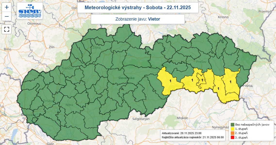 Výstraha prvého stupňa pred silným vetrom je v piatok vydaná pre päť okresov Slovenska.
