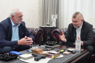 Zbrojár Jaroslav Kuracina počas rozhovoru pre SITA.