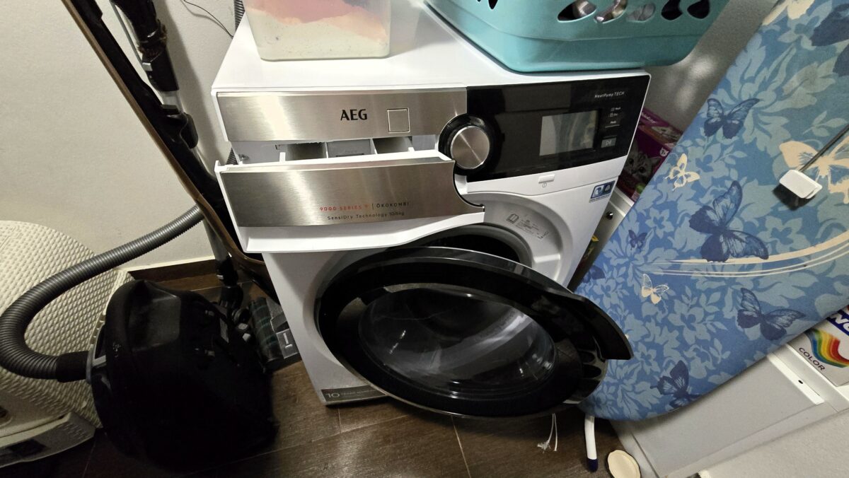 Prečo by ste nemali nechávať dvierka práčky dokorán po skončení prania