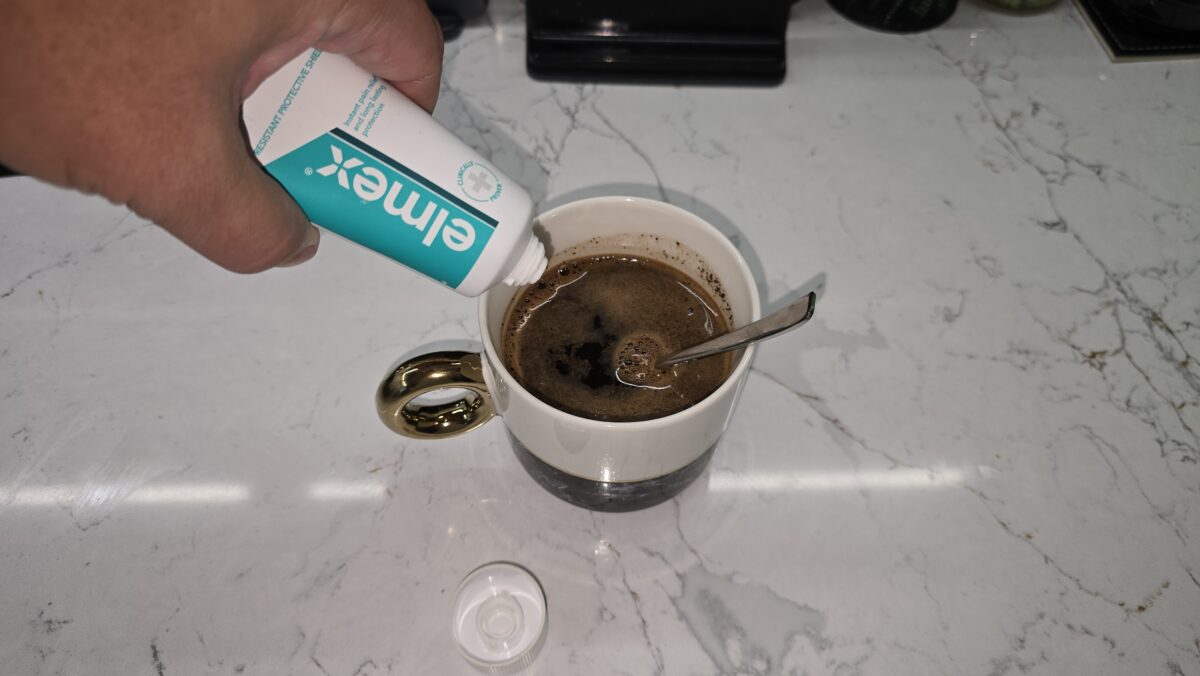 Prečo dať do kávy zubnú pastu