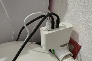 Nabíjačka v zásuvke