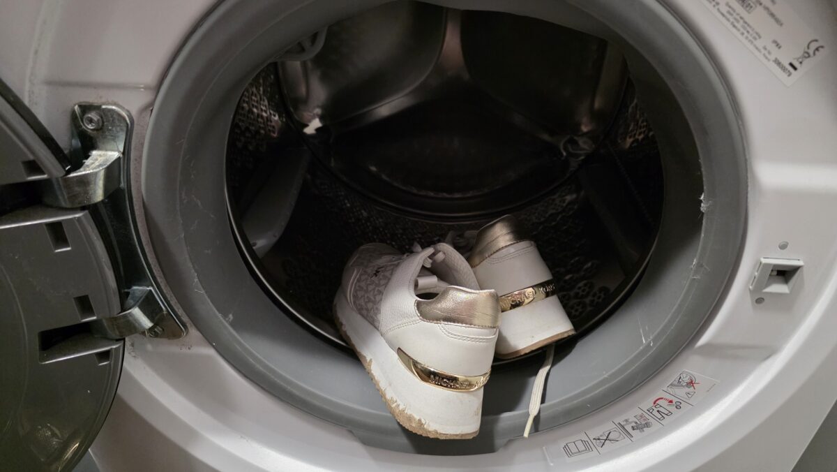 tenisky v práčke