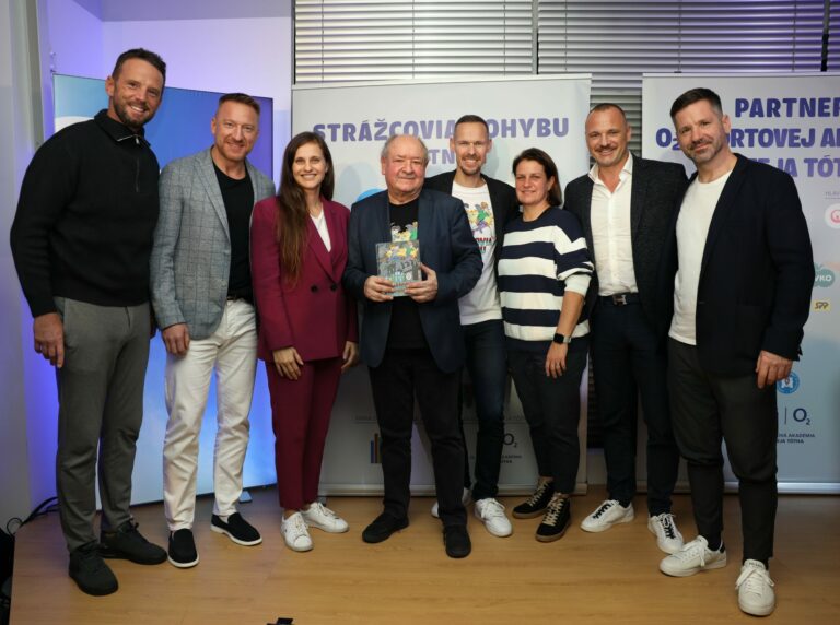 2025_h_r_n_c_r_i_k_o_v_a_foto_krst_knihy 14.jpg