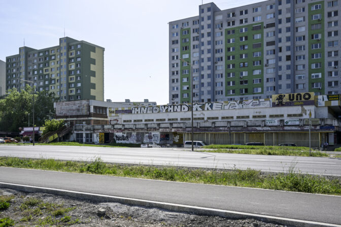 BRATISLAVA: Malý Braník a bývalé potraviny UNO