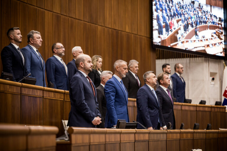 NR SR: Rokovanie 43. schôdze