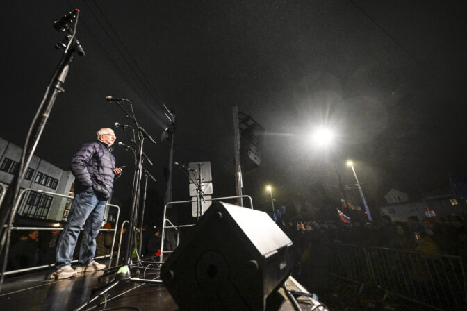 PROTEST: Chráňte oznamovateľov, nie korupciu