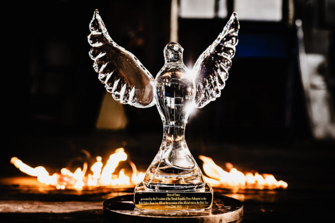 PREZIDENT: Symbolické dary Svätému Otcovi