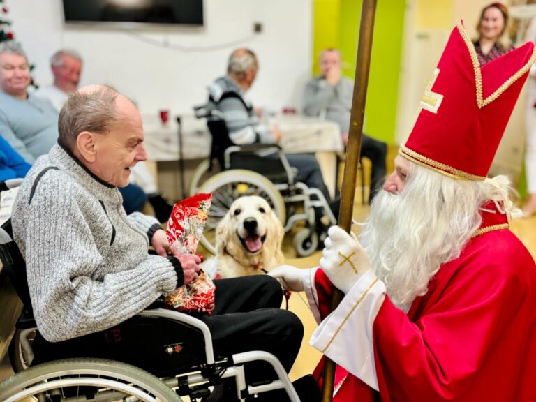 AGEL: Mikuláš v seniorcentre v Handlovej