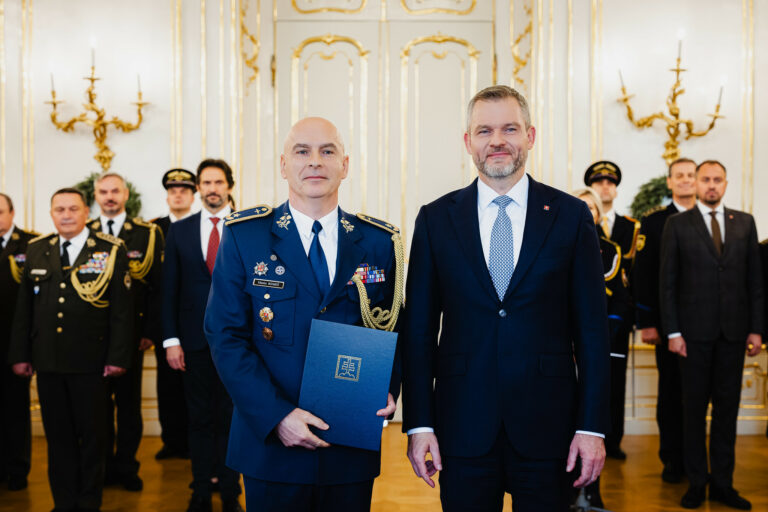 PREZIDENT: Rozlúčka s odchádzajúcimi generálmi