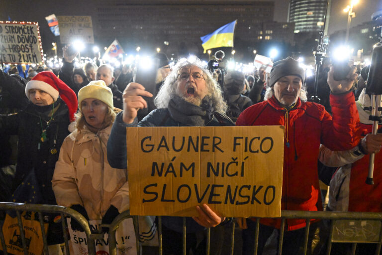 PROTEST: Nahnevané ženy