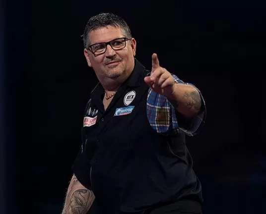 ŠÍPKY: Gary Anderson