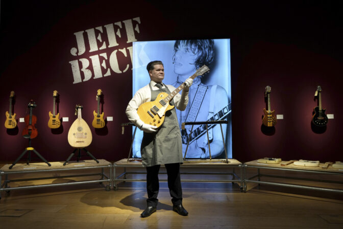 Britain Jeff Beck Guitar Auction