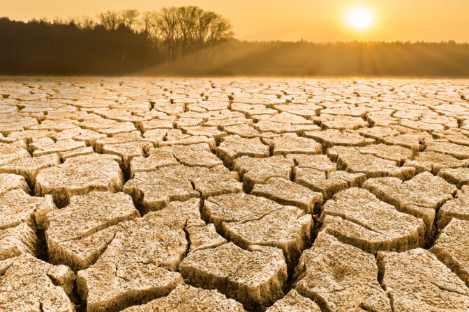 Európa vysychá. Európske vodné zásoby rýchlo miznú. Satelitné dáta odhaľujú vážne sucho, ktoré ohrozuje poľnohospodárstvo aj každodenný život. Týka sa to i Slovenska?