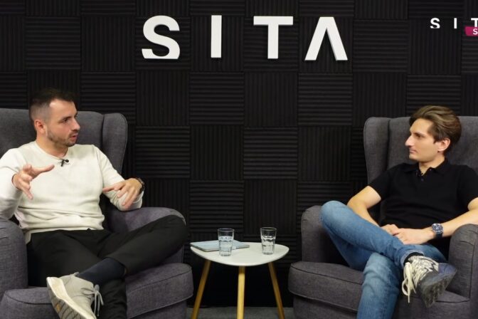 Husľový virtuóz Filip Jančík počas rozhovoru pre SITA.