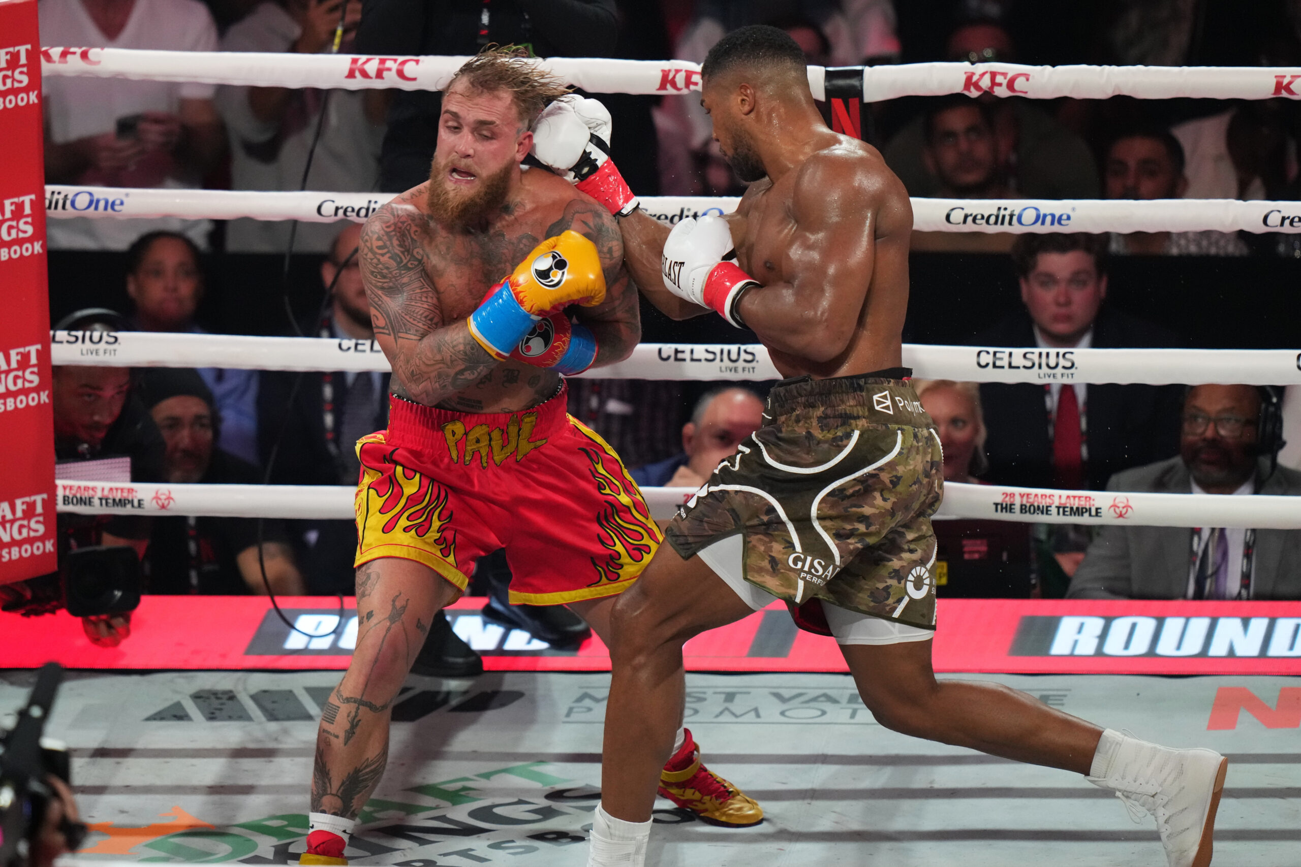 Anthony Joshua a Jake Paul