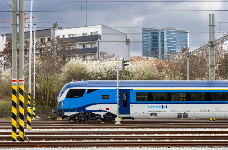 Moderna su prava comfortjet bude od nove ho grafikonu jazdit na trati praha bratislava budapest.jpg