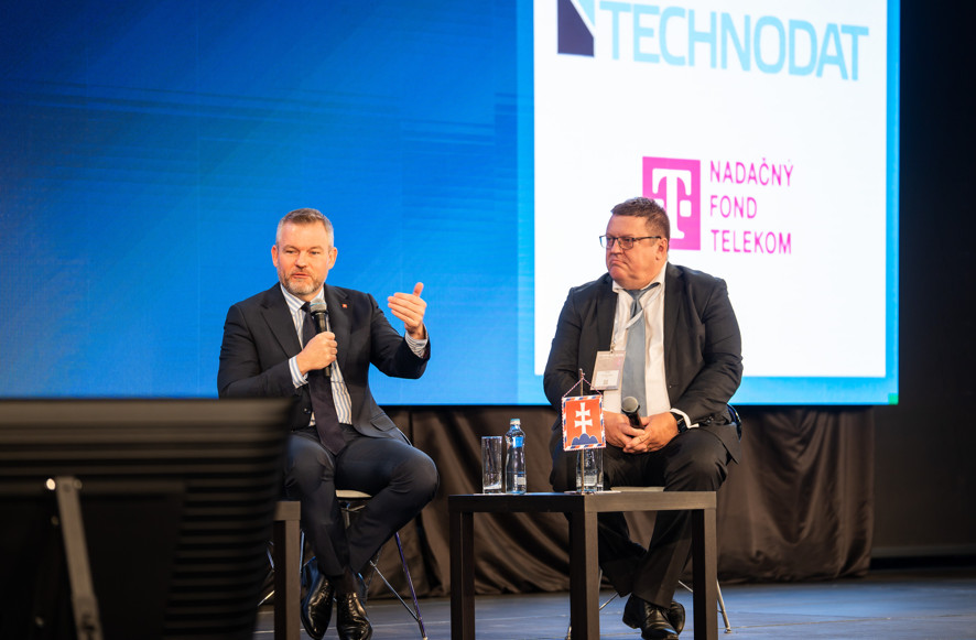 Otvorenie konferencie.jpg