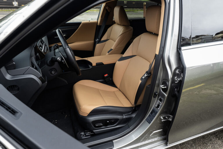 Lexus ES300h Legacy Edition