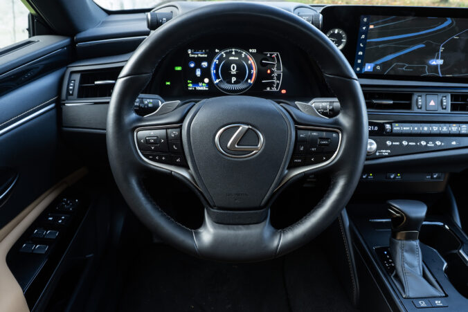 Lexus ES300h Legacy Edition