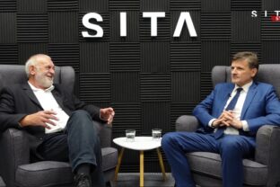 Poslanec Alojz Hlina počas rozhovoru pre SITA.