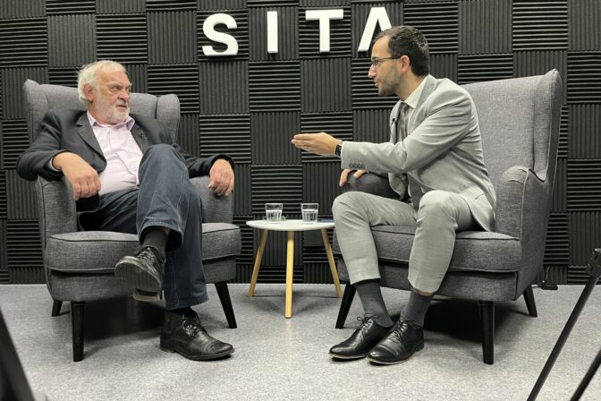 Poslanec Július Jakab - hnutie Slovensko - počas rozhovoru pre SITA