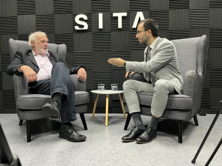 Poslanec Július Jakab - hnutie Slovensko - počas rozhovoru pre SITA