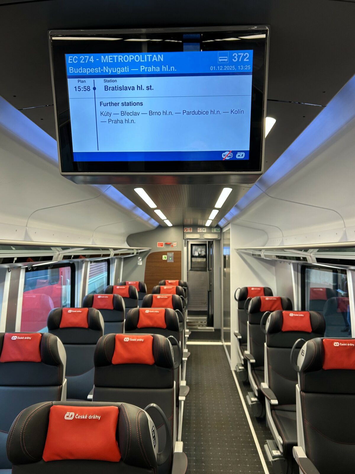 Prva trieda modernej su pravy comfortjet.jpeg