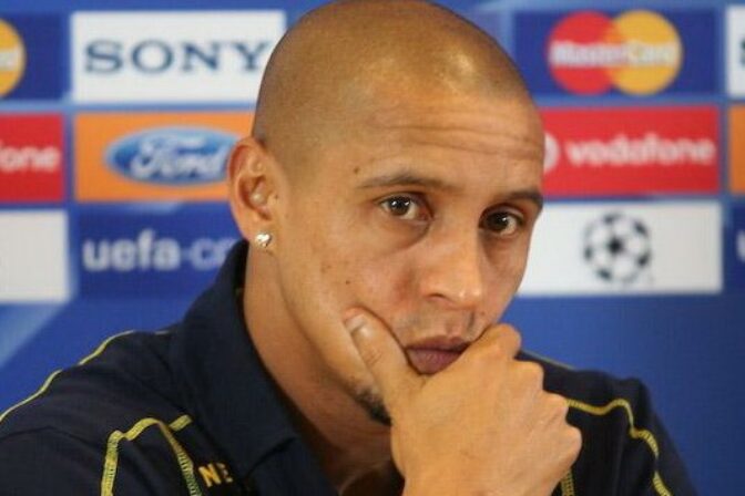 Roberto_carlos_in_moscow_3_cropped.jpg