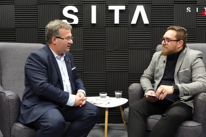 Štátny tajomník Radomír Šalitroš počas rozhovoru pre SITA.