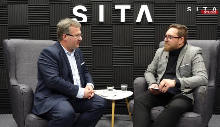 Štátny tajomník Radomír Šalitroš počas rozhovoru pre SITA.