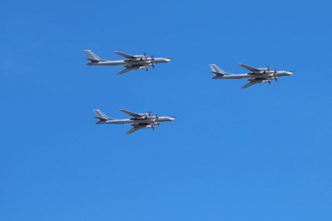 Tri ruské bombardéry TU 95