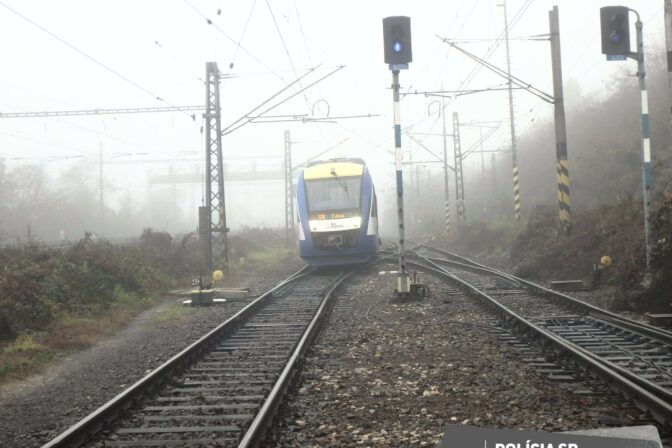 Vykoľajenie vlaku Leo Expres pri Hlavnej stanici v Bratislave.