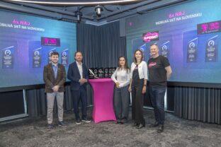 Zástupcovia Slovak Telekomu so šiestimi oceneniami Ookla Speedtest Awards za najlepšiu mobilnú a 5G sieť na Slovensku
