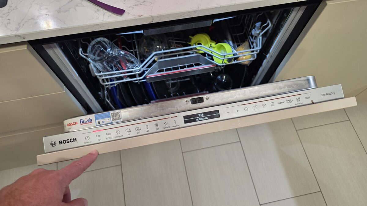 Tlačidlo na umývačke riadu