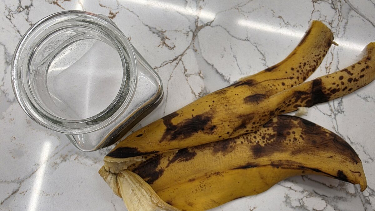 banánová šupka so soľou